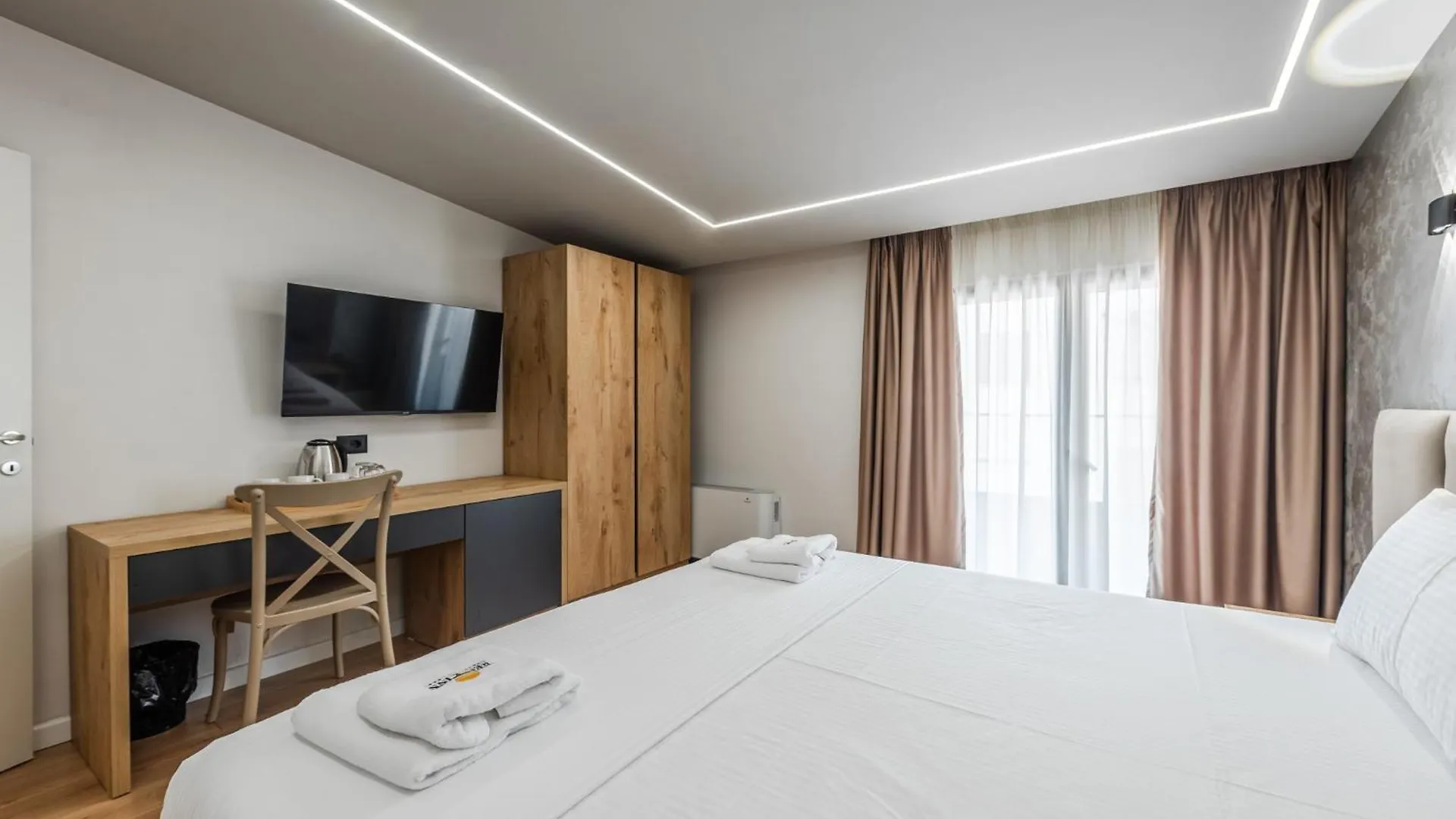 Relax Inn Hotel Durrës