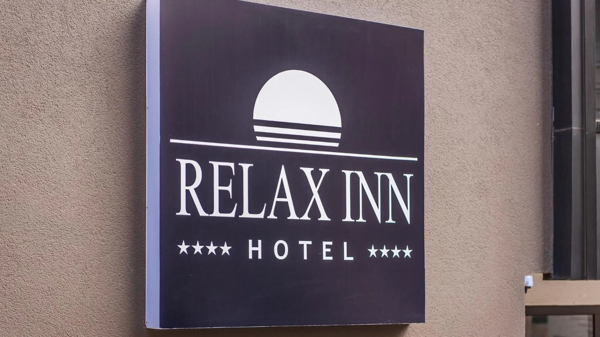 Relax Inn Hotel Durrës 4*,
