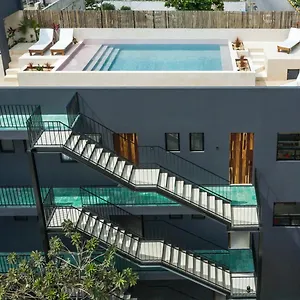 https://ujo-condo-boutique.quintano-roohotels.com